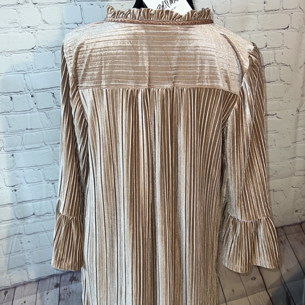 Medium Bob Mackie floor length dress. Bell sleeve. Medium weight.New with tags. - Picture 5 of 9